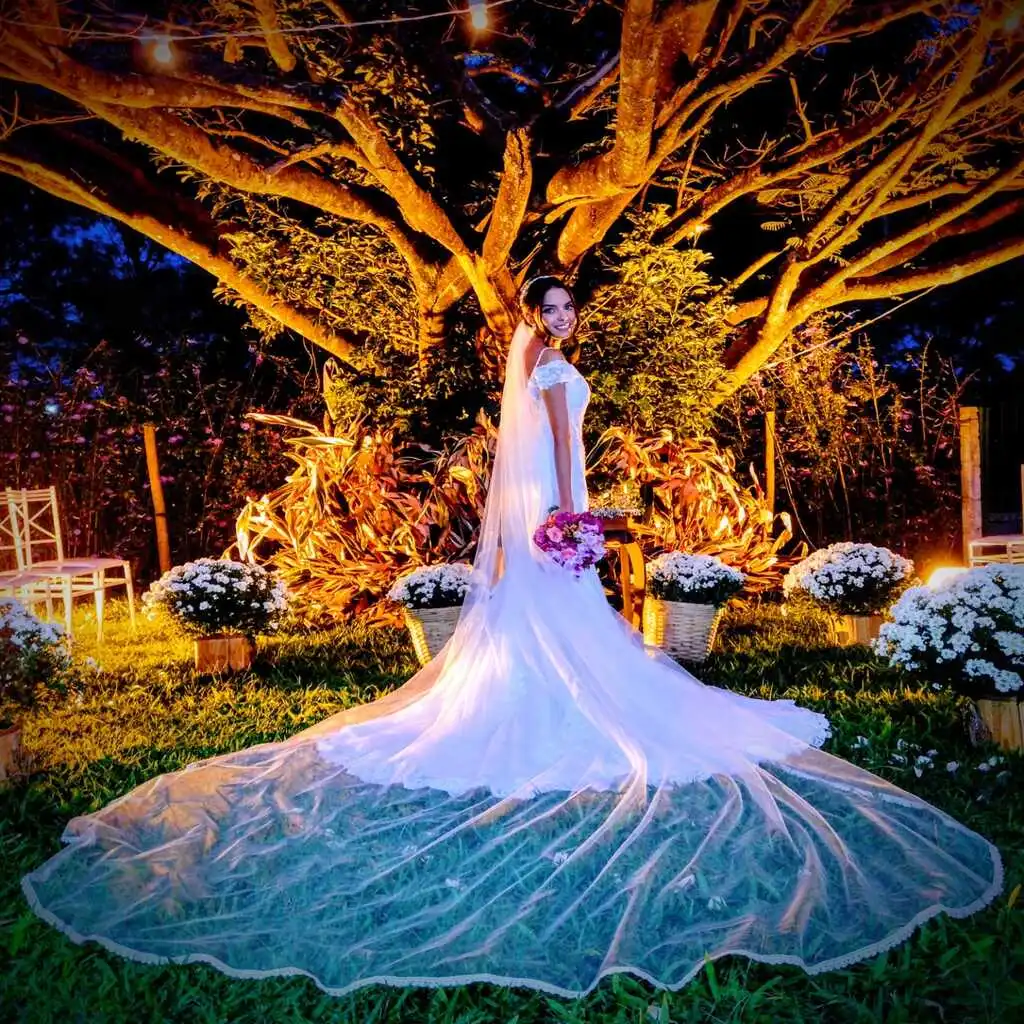 Noiva em cenário com iluminação cênica